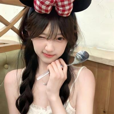 橙色女孩